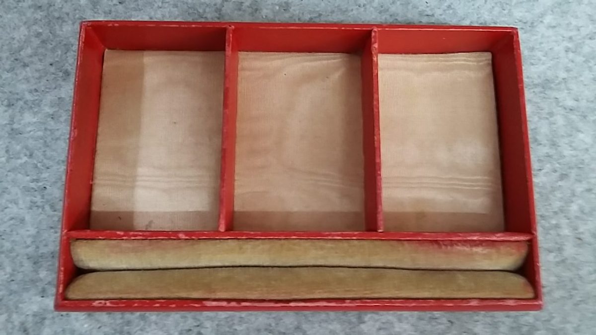 Jewellery Box Red Faux Leather One Tray Working Latch Lock Vintage - Image 7