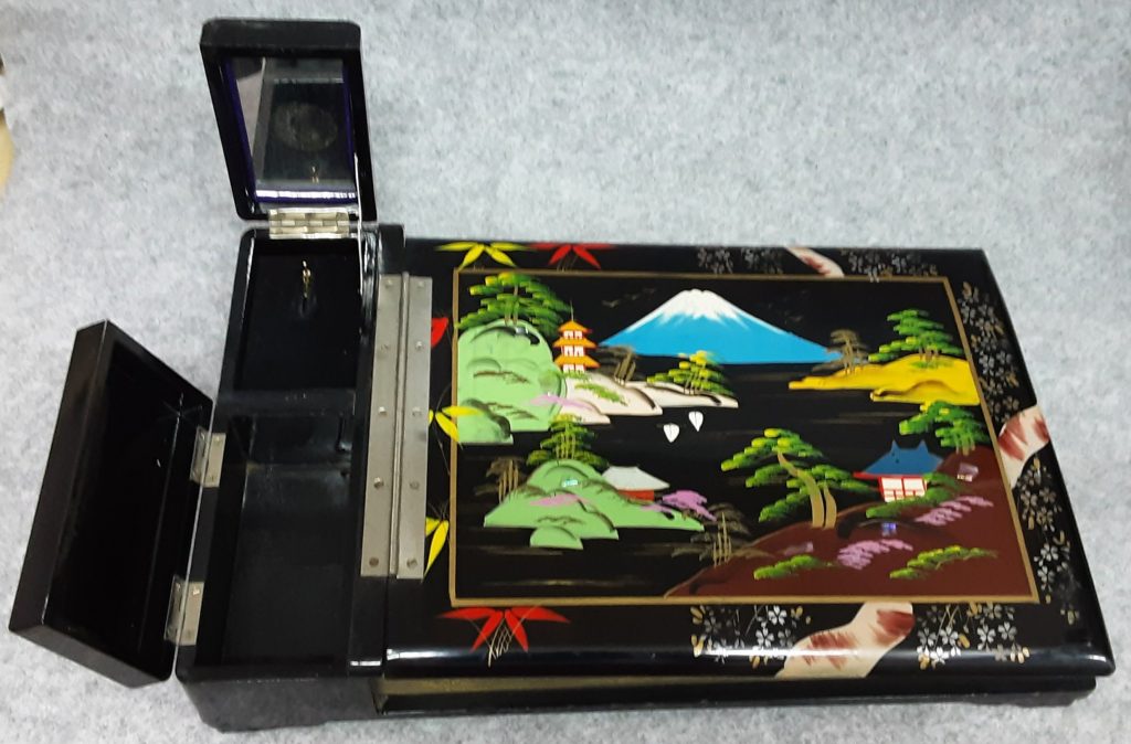 Photograph Album Music Box Black Lacquer MOP Tokyo Seiki Japan Vintage