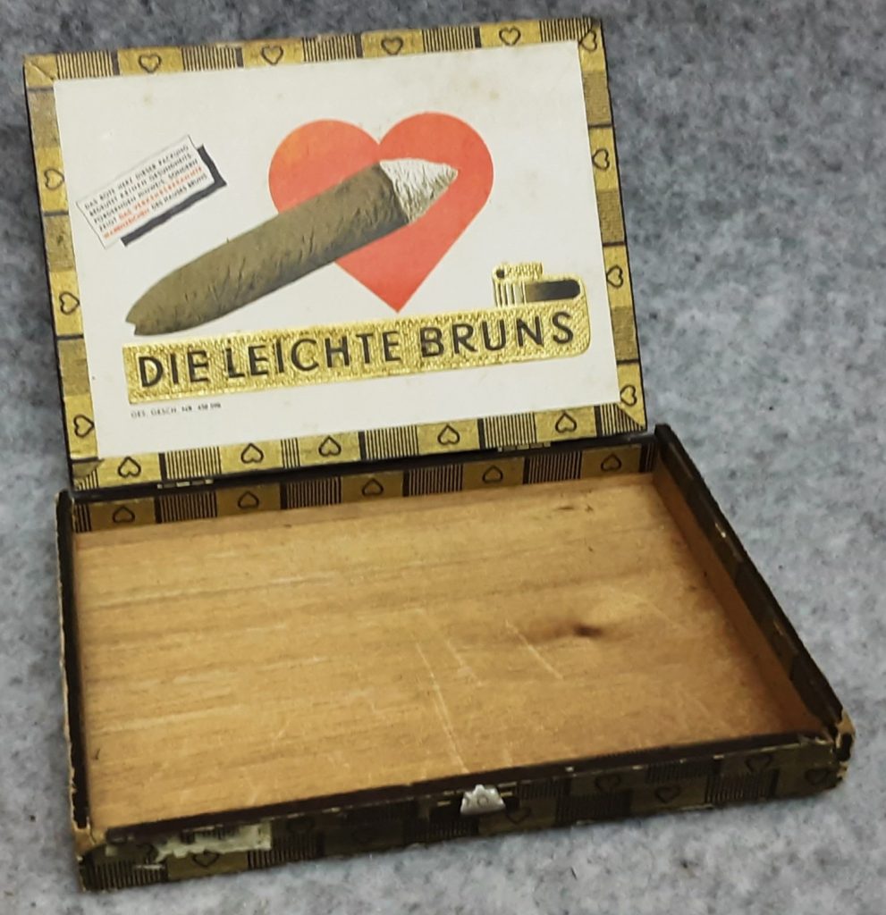 Tobacco Cigar Box EMPTY Wooden Bruns Zigarren Immer Leicht Vintage