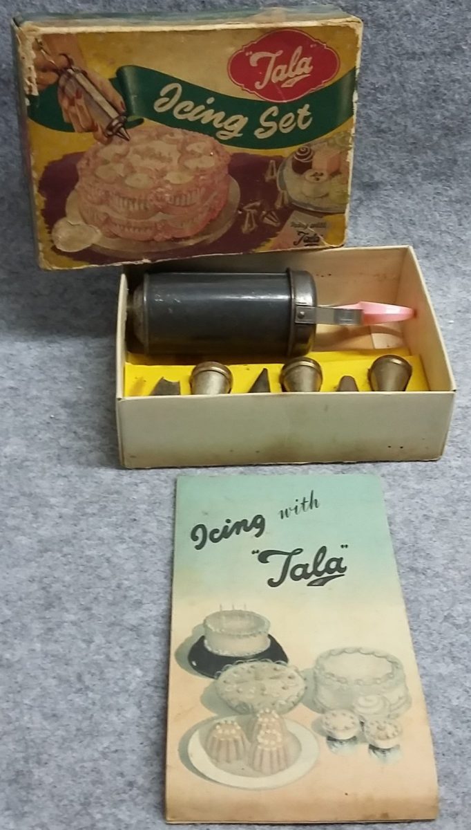 TALA Icing Set No.1705 Pink Syringe Handle Six Tubes Leaflet Boxed Vintage 1950s - Image 6
