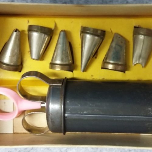 TALA Icing Set No.1705 Pink Syringe Handle Six Tubes Leaflet Boxed Vintage 1950s - Image 5