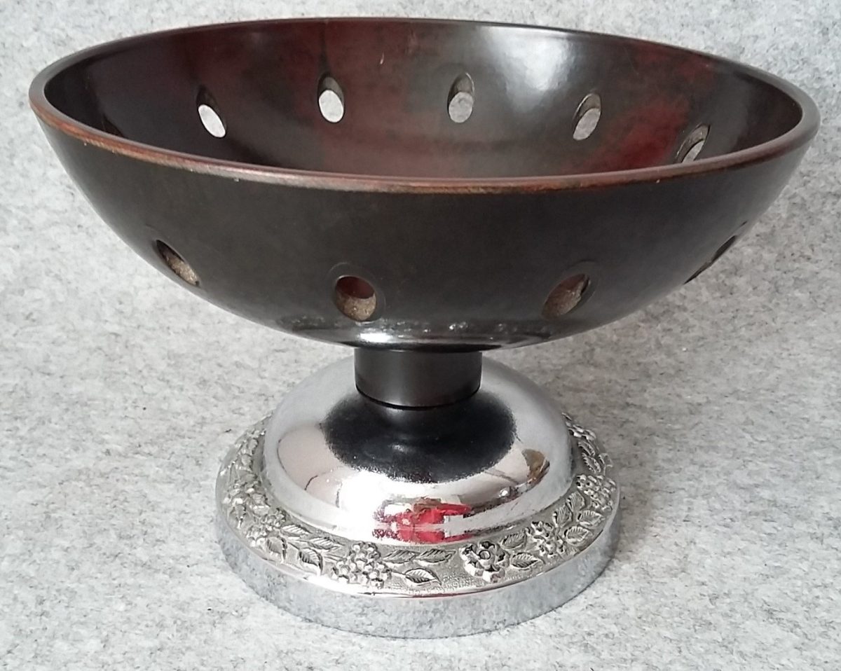 Bakelite Fruit Bowl Brown Art Deco Pedestal Celtic Plate Chrome Dish Vintage - Image 8