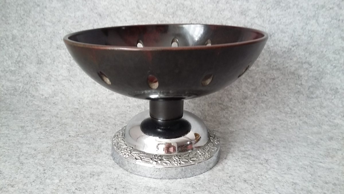 Bakelite Fruit Bowl Brown Art Deco Pedestal Celtic Plate Chrome Dish Vintage - Image 7