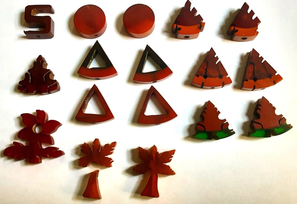 Loose Catalin Bakelite Decorative Jewellery 17 Various Shapes Vintage