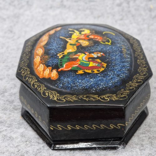 Russian Flying Troika Hand Painted Papier Mache Lacquer Box Vintage - Image 4