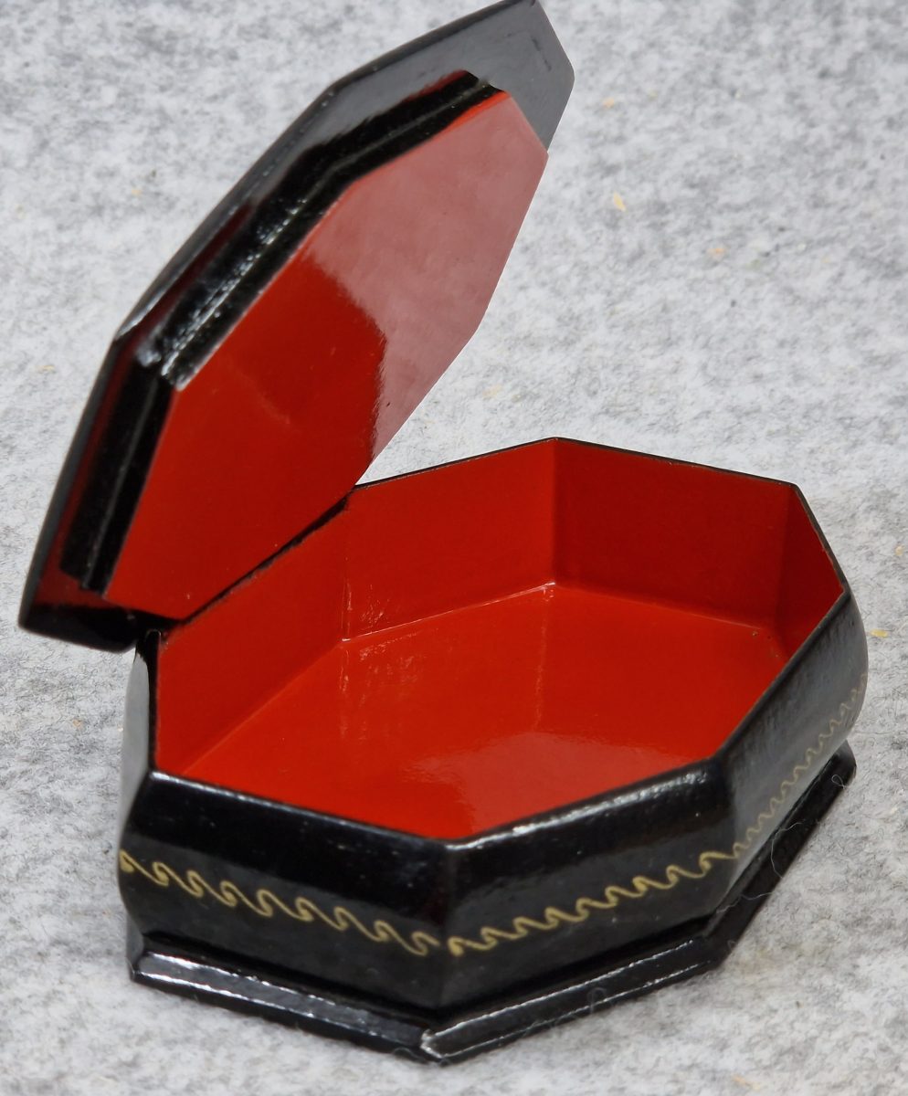 Russian Flying Troika Hand Painted Papier Mache Lacquer Box Vintage - Image 2