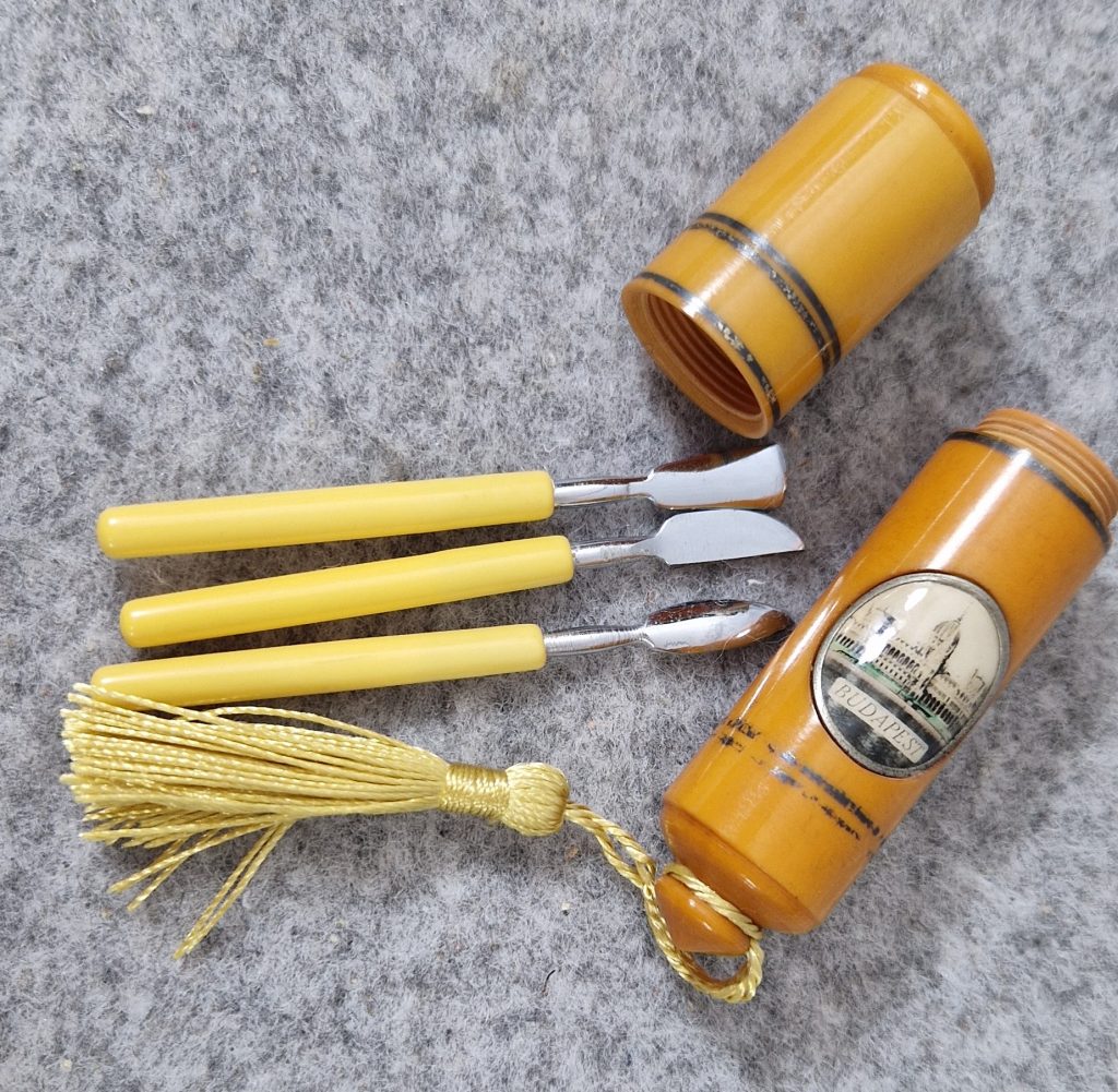 Manicure Vanity Set Orange Round Catalin Plastic Budapest Insert Vintage