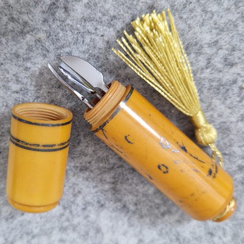 Manicure Vanity Set Orange Round Catalin Plastic Budapest Insert Vintage - Image 8