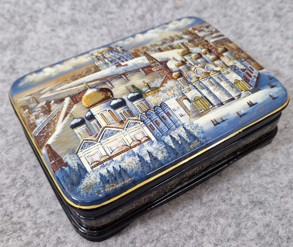 Papier Mache Lacquer Signed Russian Fedoskino Box Moscow in Winter Vintage