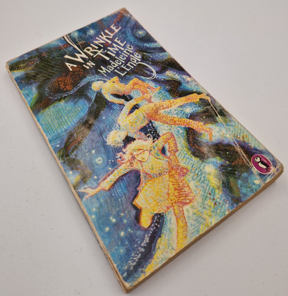 A Wrinkle in Time Madeleine L'Engle Puffin Paper Back Book Penguin 1975